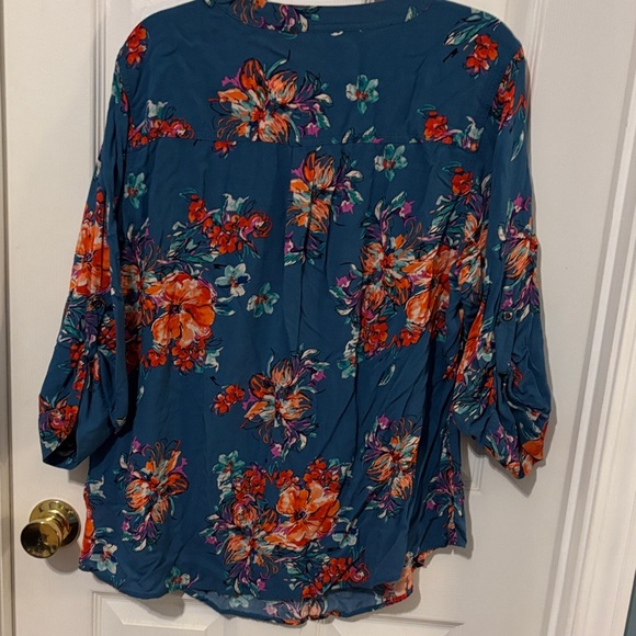 torrid beautiful teal floral button-front shirt with coral and aqua blooms🥰 - Picture 6 of 6